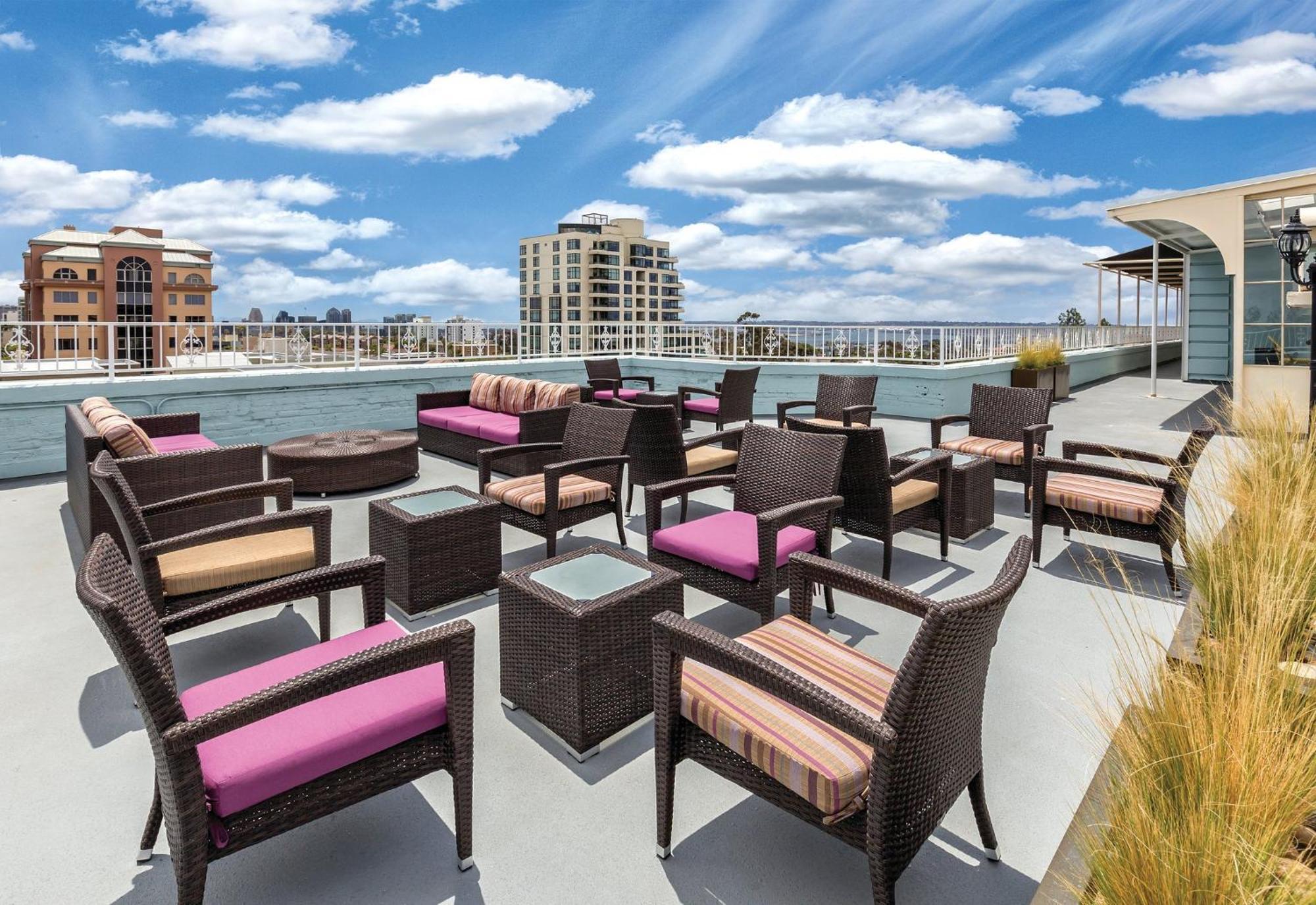 Apartment At The Park: San Diego